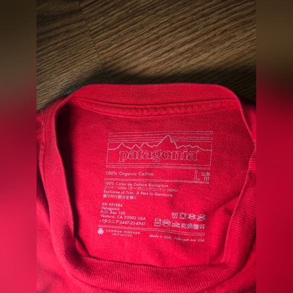 Patagonia Men's Shirt Large Slim Fit Red Organic Cotton Graphic Logo - Picture 4 of 4